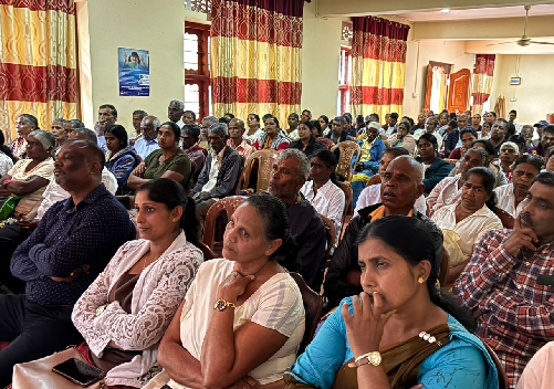 Photo 190: කියෝතා කෝපි ව්යාපෘතියේ යටිතල පහසුකම් අරමුදලෙන් අලුත් වැඩියා කරන ලද කෝපි සැකසුම් මධ්යස්ථානයේ කෝපි සැකසුම ප්රාදේශීය ලේකම් තුමියගේ මූලිකත්වයෙන් 2026.2.4 වන දින ඇරඹිනි.